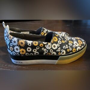 Toms lug sole daisy shoes